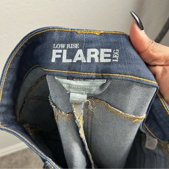 New York And Company Low Rise Flare Leg 70s Groovy Hippie Dark Wash Brown Stitch - Picture 7 of 9